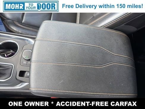 Used 2021 Chevrolet Traverse RS FWD image 19
