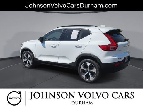 Used 2023 Volvo XC40 B5 Plus w/ Driver Assist Package AWD/4WD image 6