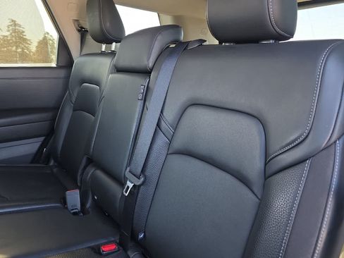 Used 2022 Nissan Pathfinder SL w/ Cargo Package FWD image 17