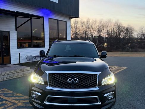 Used 2017 INFINITI QX80 Sport Utility 4D image 2