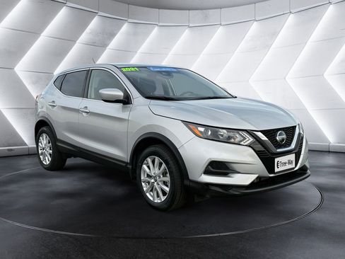 Used 2021 Nissan Rogue Sport S FWD image 7