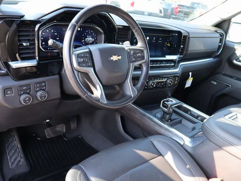 Used 2022 Chevrolet Silverado 1500 LTZ image 4
