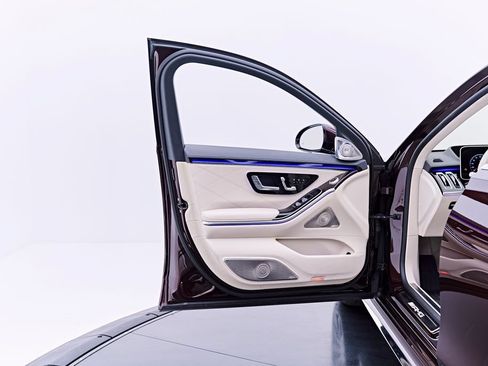 Used 2024 Mercedes-Benz S 63 AMG S image 39