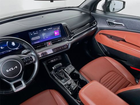 Used 2025 Kia Sportage SX image 29