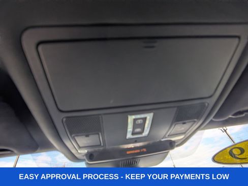 Used 2019 Jaguar E-PACE R-Dynamic SE image 24