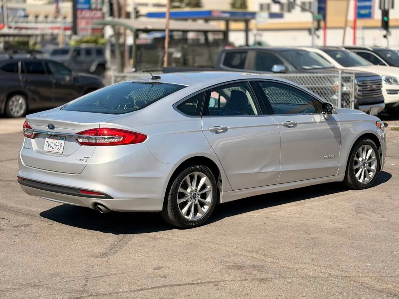 Used 2017 Ford Fusion SE w/ Equipment Group 602A FWD image 20