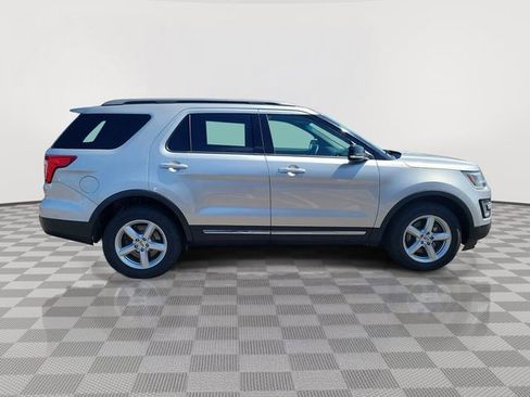 Used 2016 Ford Explorer XLT w/ Equipment Group 202A AWD/4WD image 6