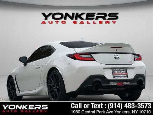 Used 2023 Toyota GR86 Premium image 7