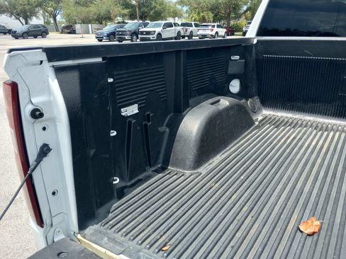 Used 2025 Chevrolet Silverado 1500 LT RWD image 10