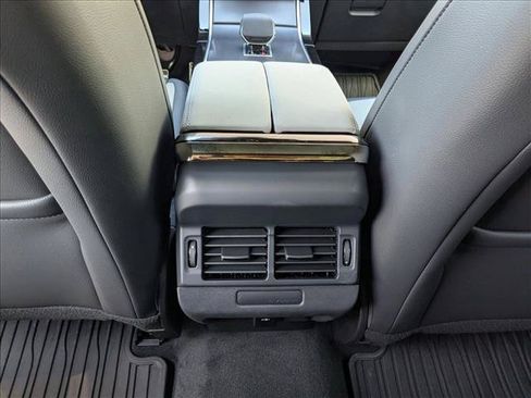 Certified 2026 Land Rover Range Rover Evoque Dynamic SE AWD/4WD image 19