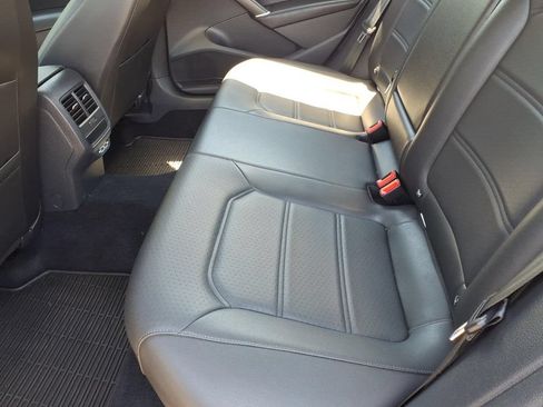 Used 2020 Volkswagen Passat 2.0T R-Line FWD image 14