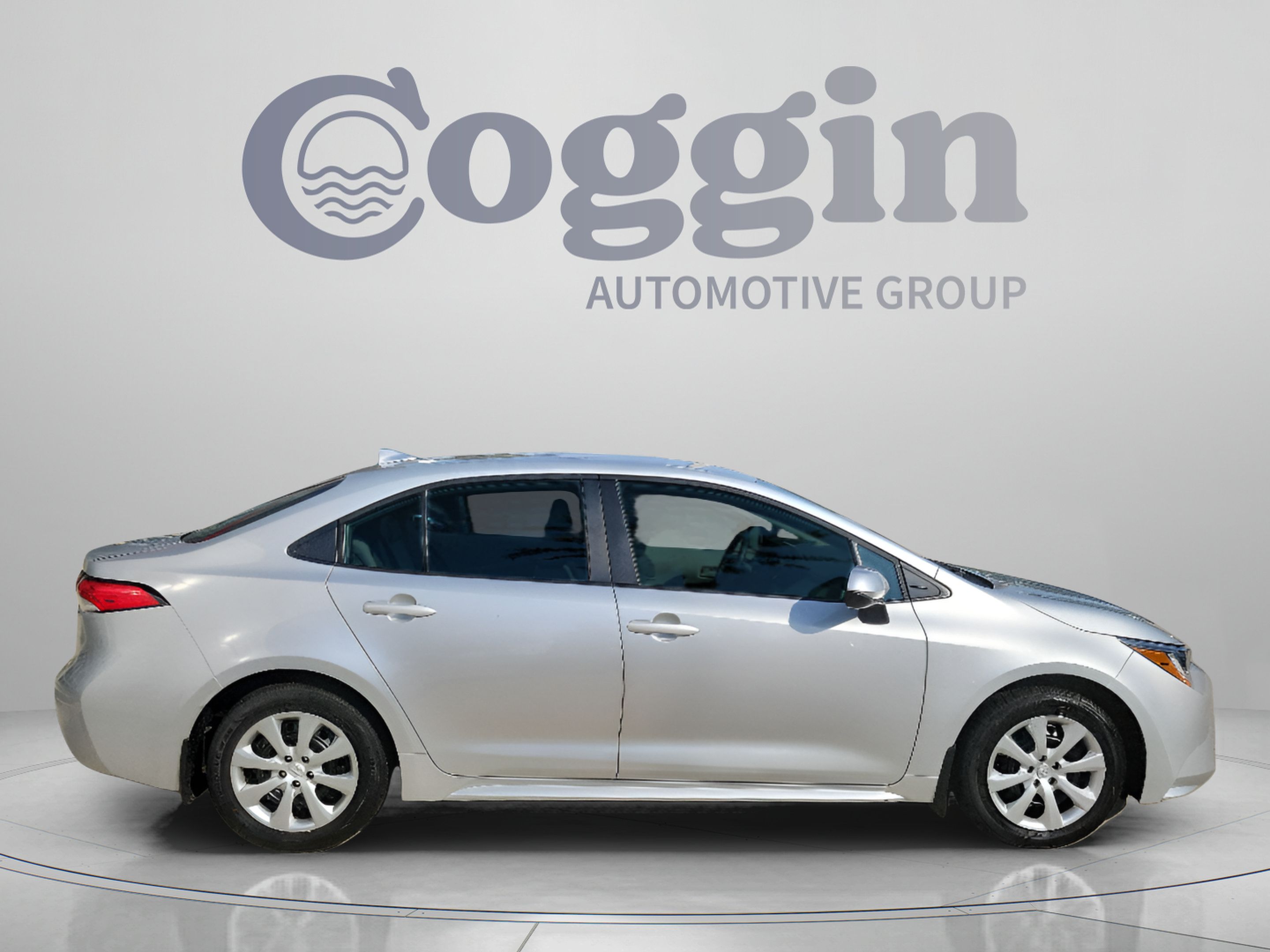 Used 2026 Toyota Corolla LE FWD image 4