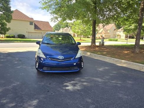 Used 2012 Toyota Prius V Two FWD image 2