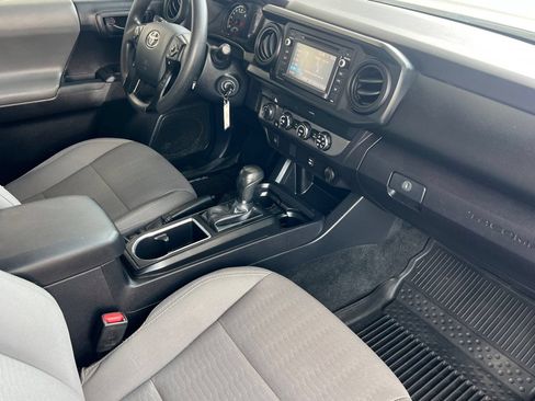Used 2019 Toyota Tacoma SR w/ SR Convenience Package AWD/4WD image 12