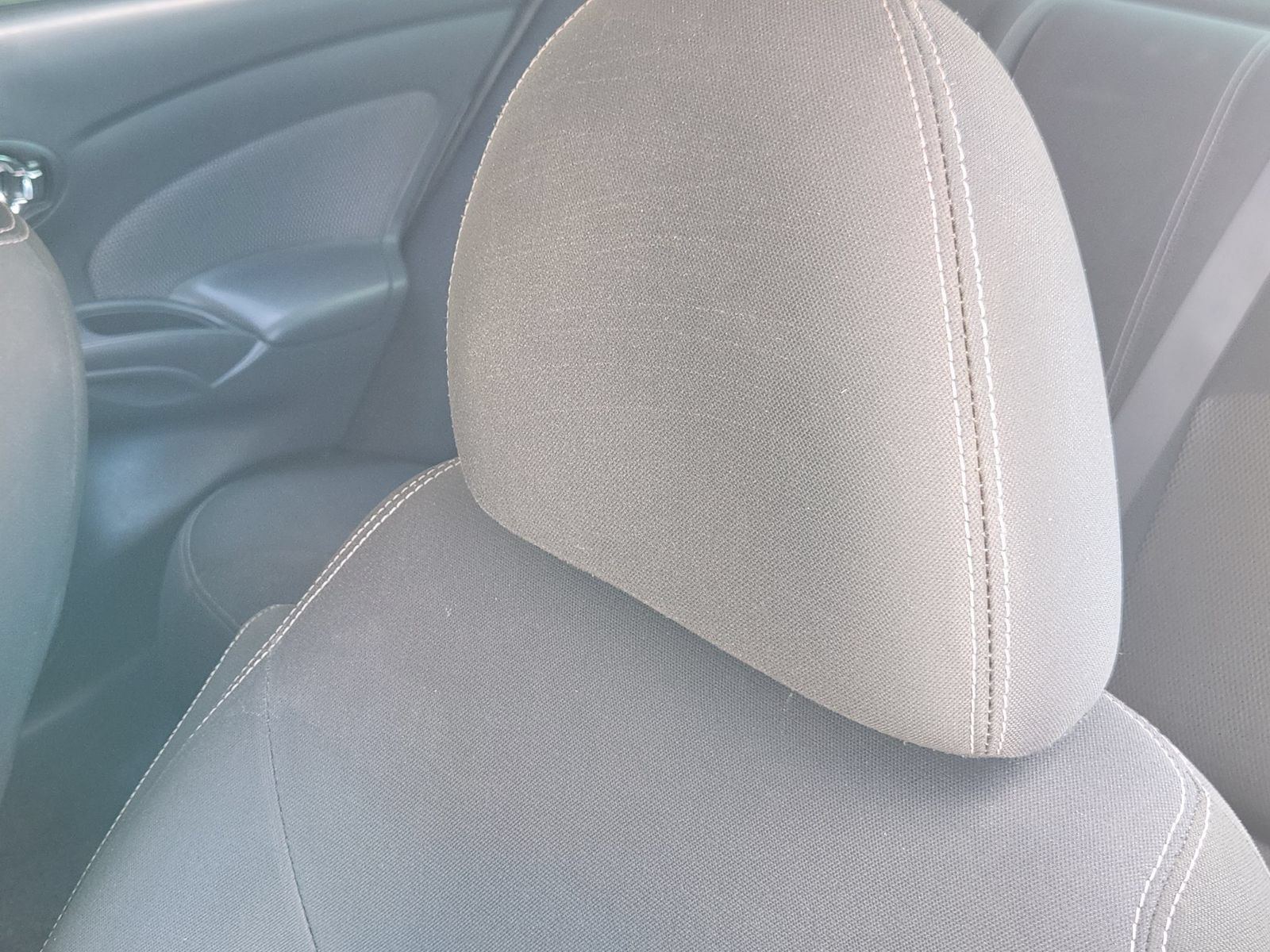 Used 2014 Nissan Versa SV FWD image 24