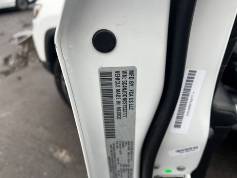 Used 2025 Jeep Compass Trailhawk image 28