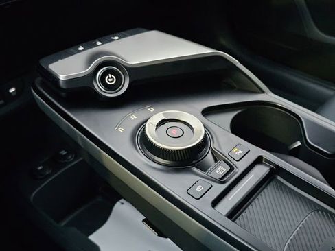 New 2025 Kia EV6 Light w/ Light LR Technology Package image 22