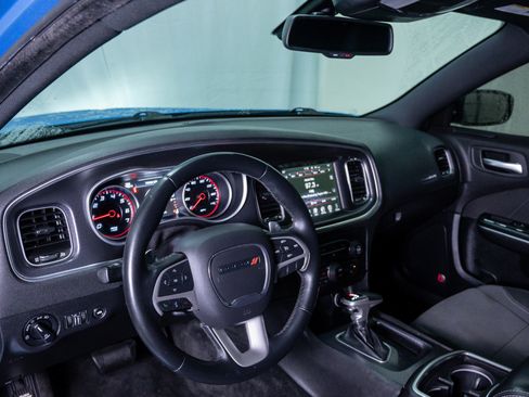 Used 2015 Dodge Charger SXT image 20