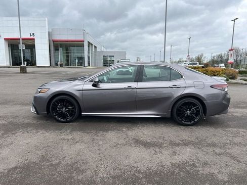 Used 2024 Toyota Camry XSE FWD image 10