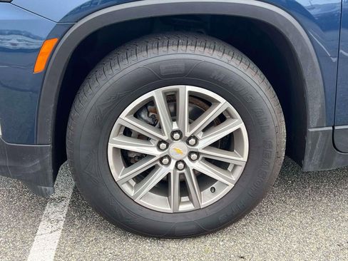 Used 2023 Chevrolet Traverse LT image 11