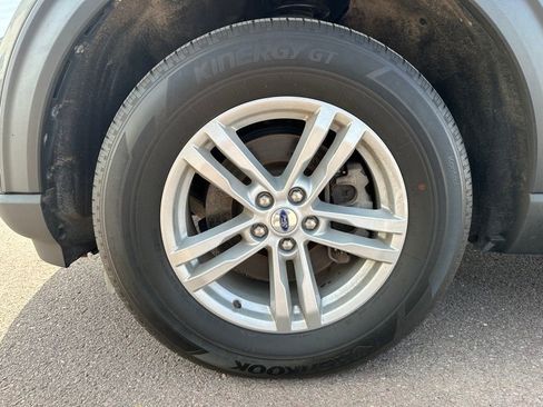 Used 2023 Ford Explorer XLT AWD/4WD image 41