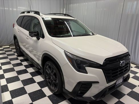 Used 2023 Subaru Ascent Onyx Edition Limited image 3