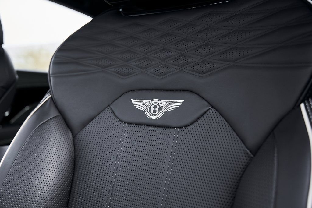 Used 2023 Bentley Bentayga Extended Wheelbase AWD/4WD image 47