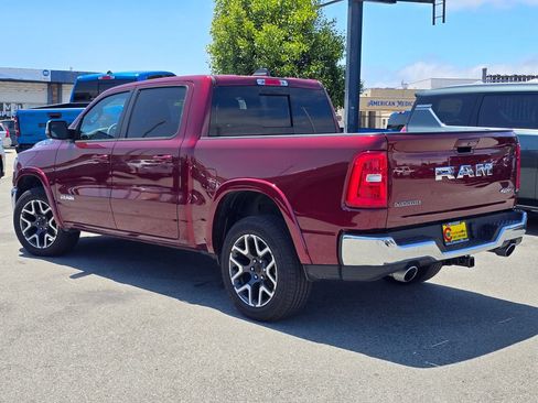 Used 2025 RAM 1500 Laramie AWD/4WD image 5