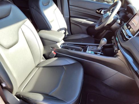 New 2026 Jeep Compass Limited w/ Sun, Sound & Navigation Group image 10