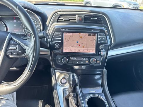 Used 2023 Nissan Maxima SL FWD image 17