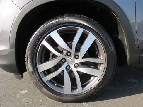 Used 2016 Honda Pilot Touring image 10