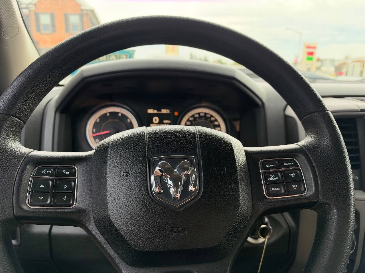 Used 2017 RAM 1500 Express AWD/4WD image 22