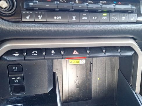 Used 2022 Toyota Tundra Limited image 56