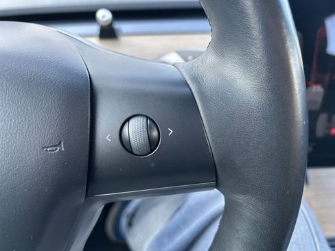 Used 2018 Tesla Model 3 image 22