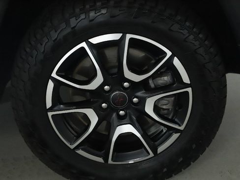 Used 2025 Jeep Compass Trailhawk AWD/4WD image 10