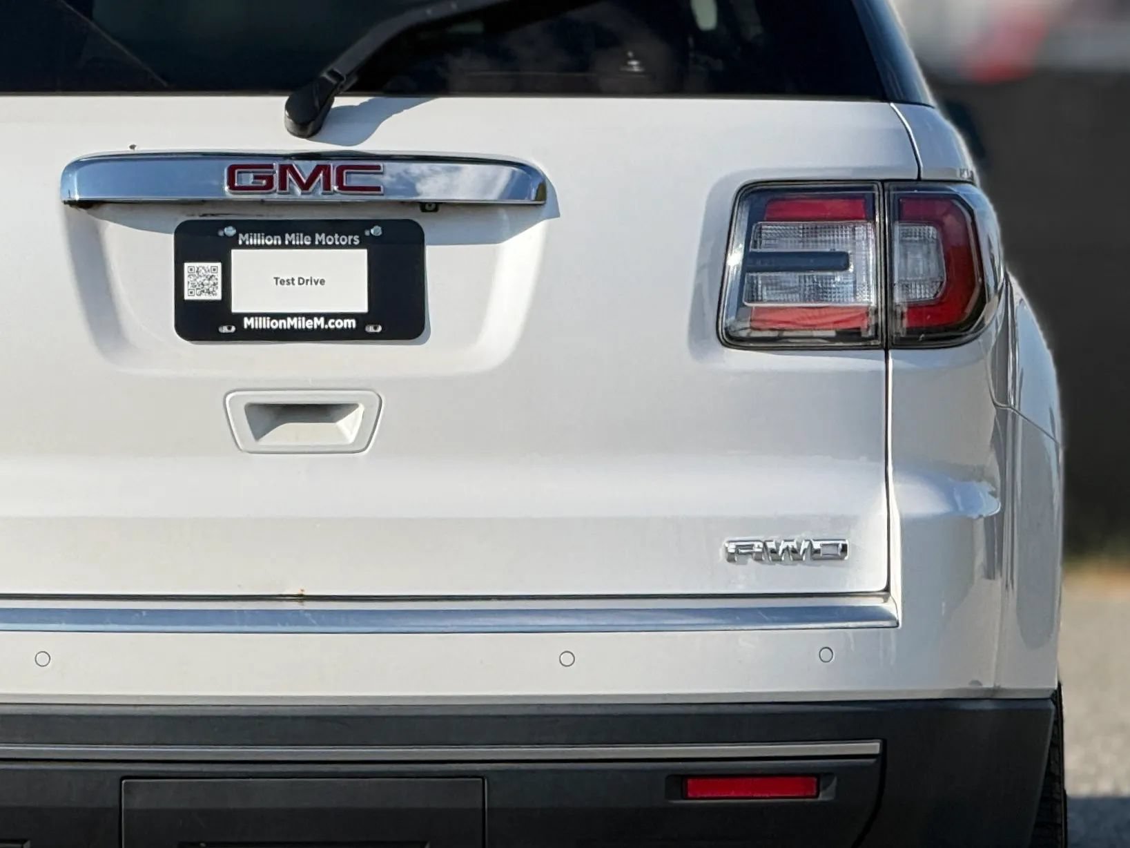 Used 2016 GMC Acadia SLE AWD/4WD image 14