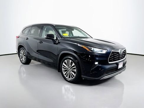 Used 2022 Toyota Highlander Platinum AWD/4WD image 10