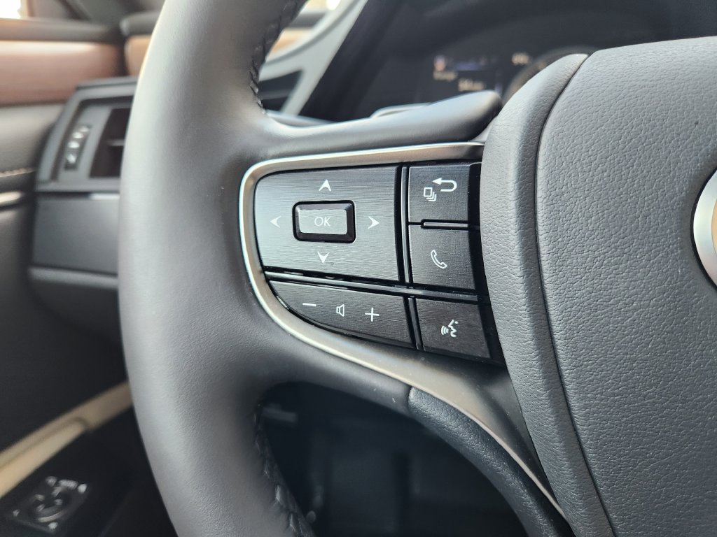 Certified 2024 Lexus ES 350 w/ Premium Package FWD image 27