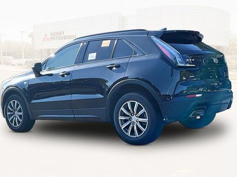 Used 2022 Cadillac XT4 Sport w/ Enhanced Visibility Package AWD/4WD image 4