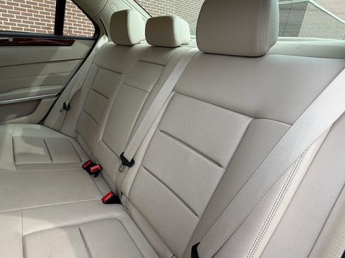 Used 2014 Mercedes-Benz E 350 4MATIC Sedan image 22