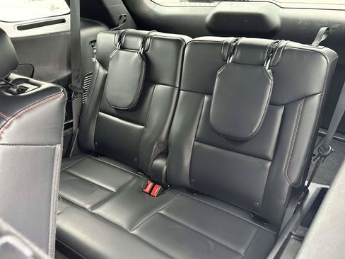 Used 2025 Ford Explorer ST-Line w/ ST-Line Street Pack AWD/4WD image 13