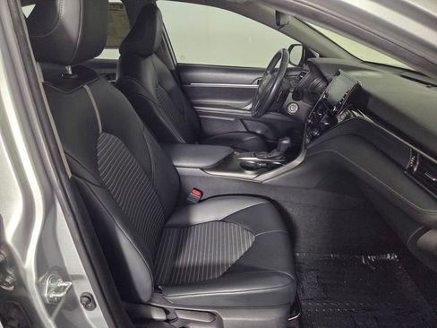 Used 2022 Toyota Camry SE FWD image 30