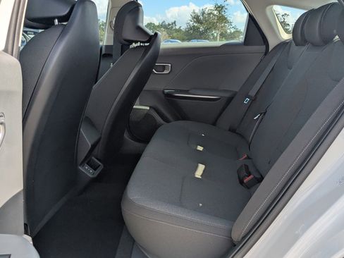 New 2025 Kia K4 LX image 15
