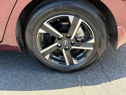 Used 2025 Nissan Sentra SV FWD image 13