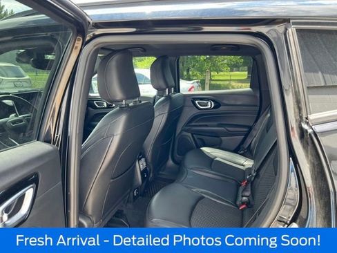Used 2024 Jeep Compass Latitude w/ Convenience Group AWD/4WD image 9