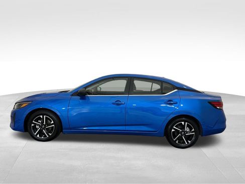 Used 2025 Nissan Sentra SV FWD image 2