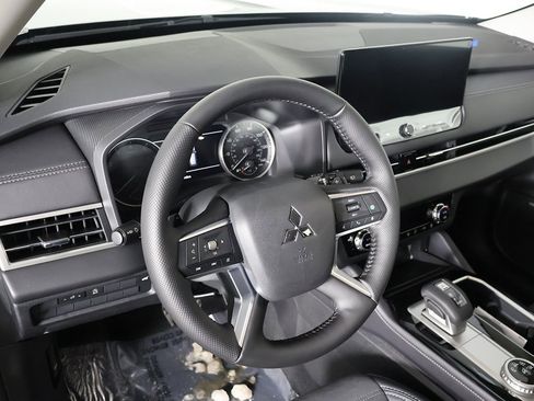 New 2026 Mitsubishi Outlander SE image 26