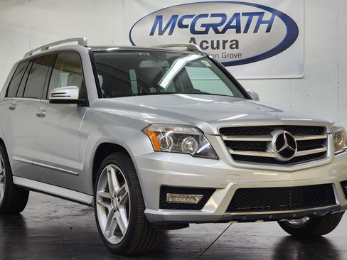 Used 2011 Mercedes-Benz GLK 350 4MATIC image 2