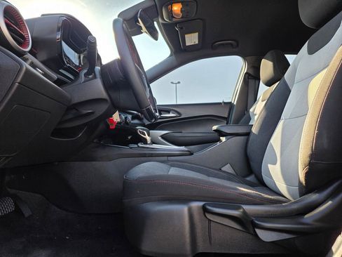 Used 2024 Chevrolet Trax RS image 11