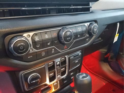 New 2025 Jeep Wrangler Unlimited Sport AWD/4WD image 33